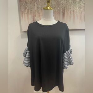 SHEIN Black and White Blouse with Boxy Tie Front Style